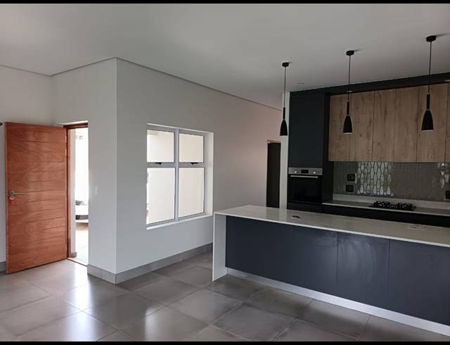 3 BEDROOM HOUSE FOR SALE IN GEORGE CENTRAL